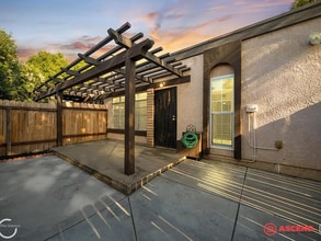 Building Photo - 3612 Sampson Ct