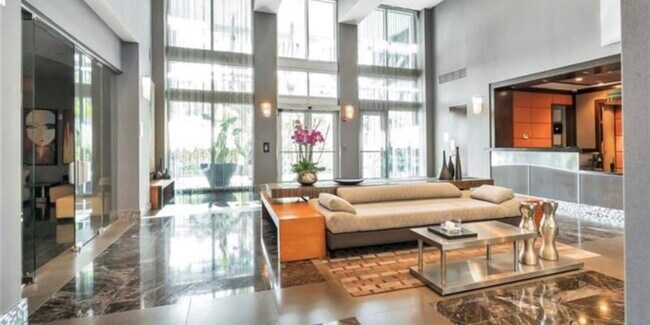 Foto del edificio - 9401 Collins Ave