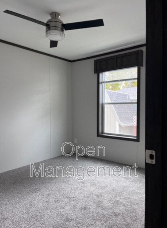 Foto del edificio - 2301 SW Oralabor Rd