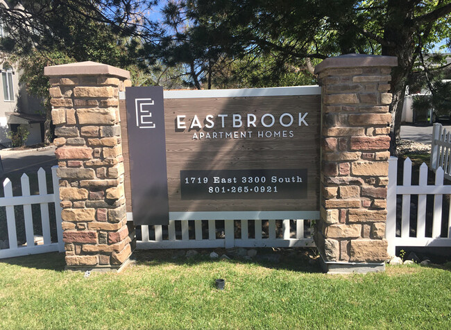 Foto del edificio - Eastbrook Apartments