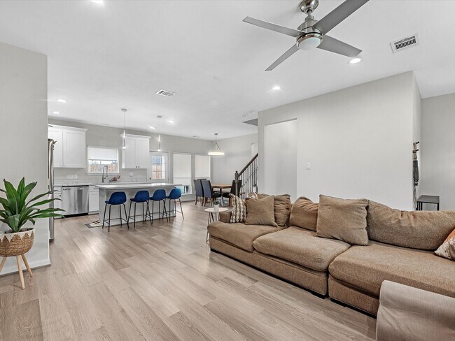 Foto del edificio - 8407 James Franklin St