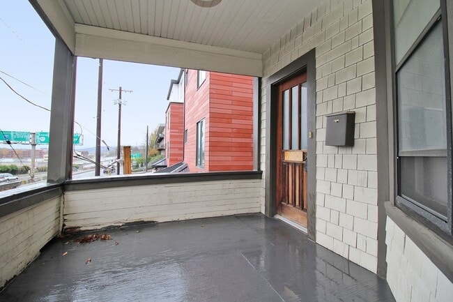 Building Photo - 3719 S Hood Ave