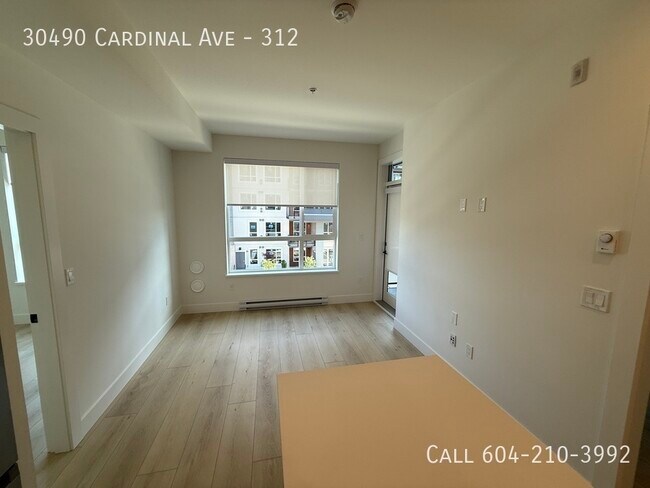Building Photo - 3 Bedroom Condo at Highstreet Village!