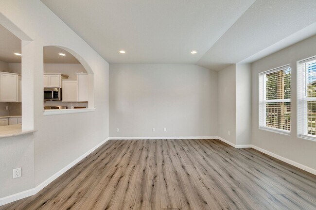 Building Photo - 875 Petra Heights