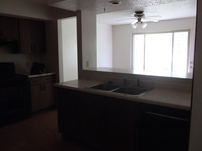 Building Photo - 507 Clearwater Dr