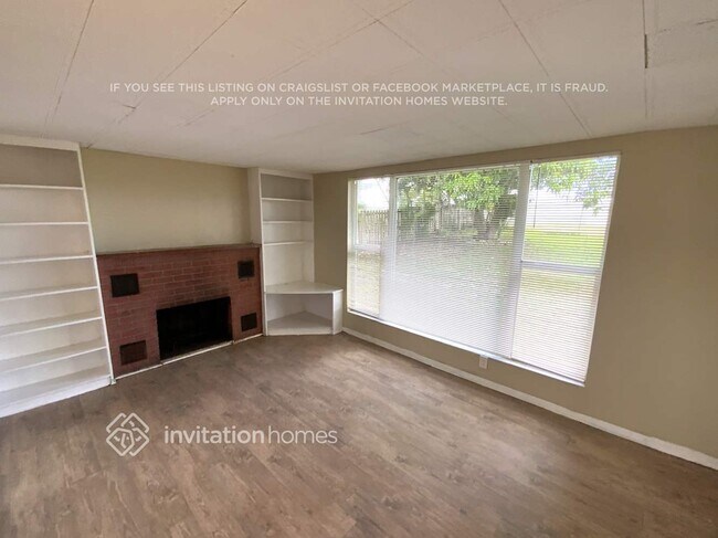 Building Photo - 126 S 11th St