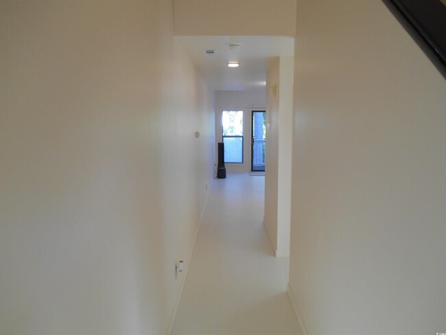 Building Photo - 2305 Little River Dr