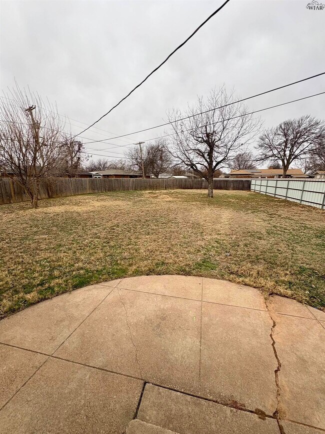 Foto del edificio - 4644 Fairway Blvd