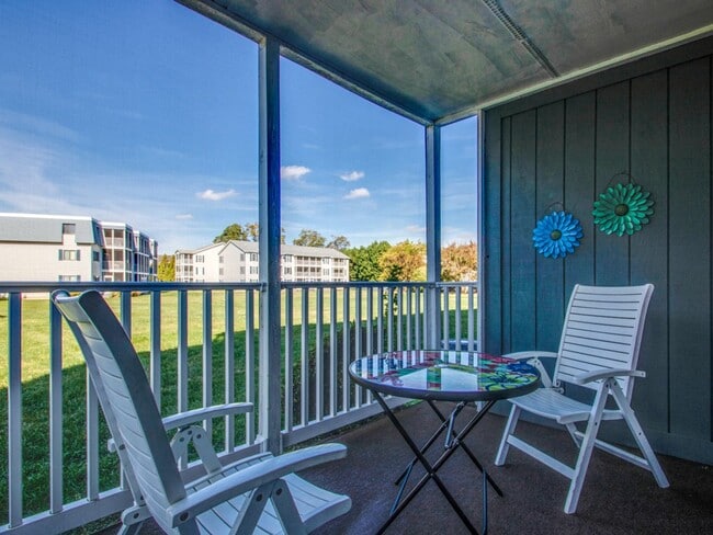 Building Photo - OFF SEASON RENTAL - FIRST FLOOR 2 BED 2 BA...
