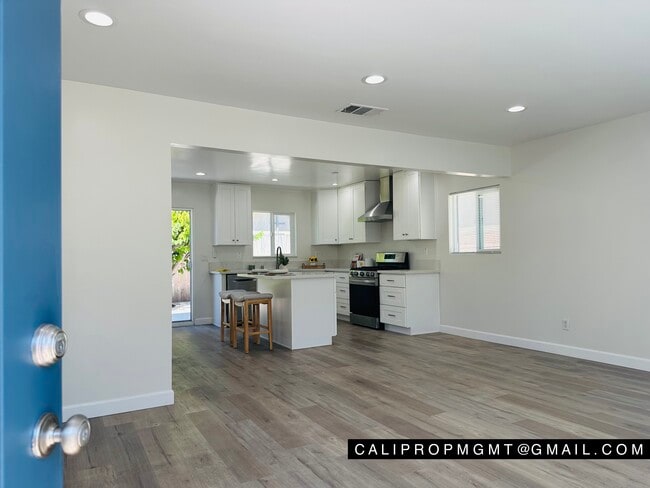 Building Photo - 2709 W Avenue 30