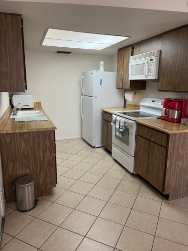 10005 N 97th Ave Unit B, Peoria, AZ 85345 Condo for Rent in Peoria