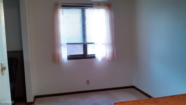 Building Photo - 2 br, 1.5 bath  - 1432 B St