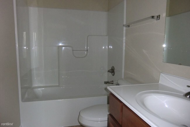 Building Photo - 2 br, 1 bath  - 255 Sandridge Dr