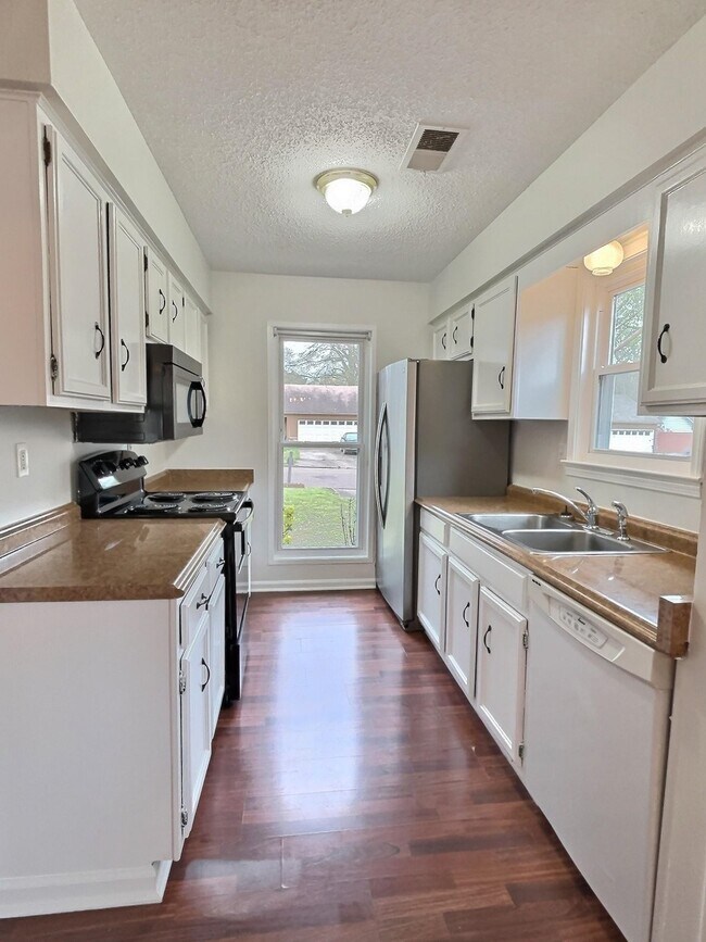 Foto del edificio - 936 Barbara Lynn Dr