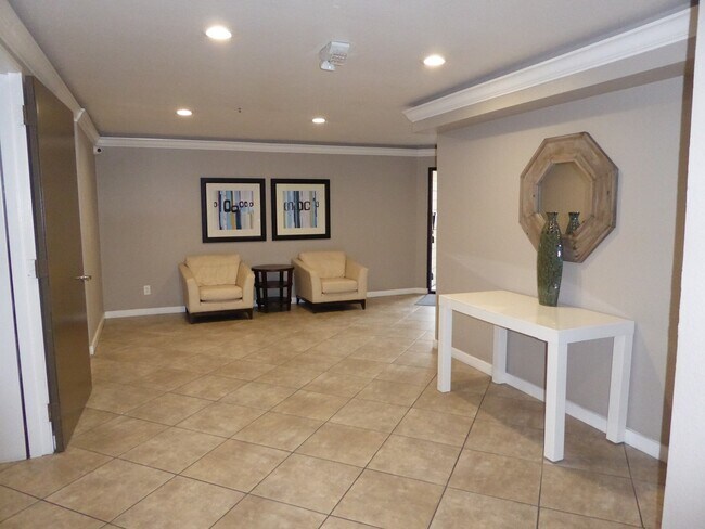 Foto del edificio - 6400 Christie Ave