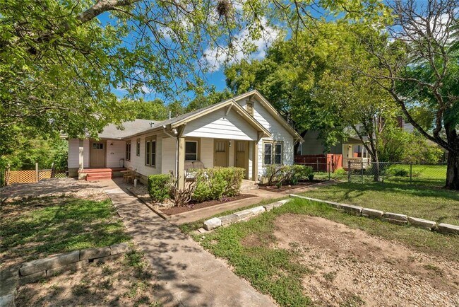 Building Photo - 1710 S 5th St