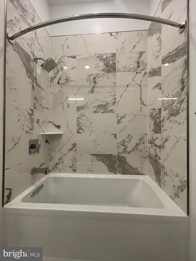 Foto del edificio - 801 N Fairfax St