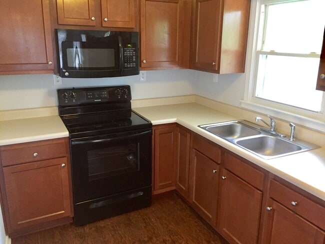 Building Photo - Charming 3 bed, 1 Bath in Shelbyville!