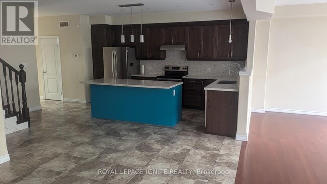 Building Photo - 270 Sweet Gale St