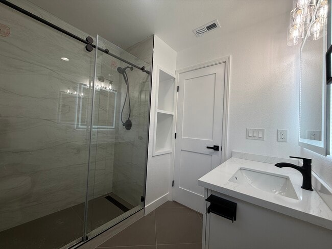 Building Photo - 27733 Dickens Ave