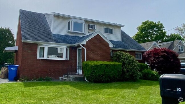 Building Photo - 92 Cottage Ave