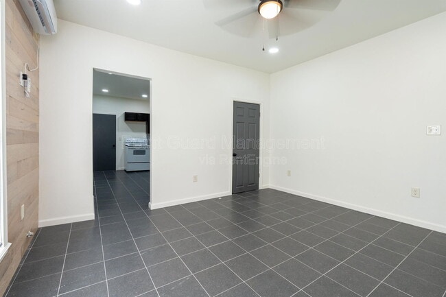 Foto del edificio - 169 S Belmont St