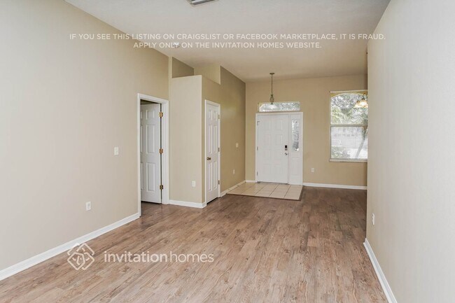 Foto del edificio - 6138 36th Ln E
