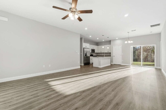 Foto del edificio - Nearly New 4BR Home Available Now in SW Ocala