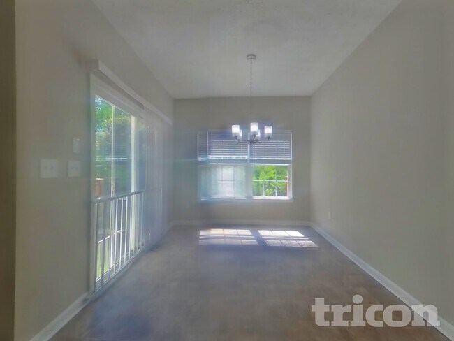 Foto del edificio - 4002 Windflower Way