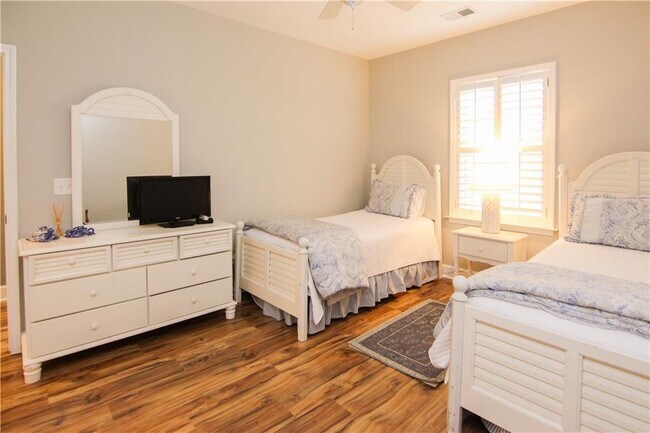 Building Photo - 201 Windward Point Dr