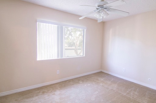 Building Photo - 2027 Willowood Ln