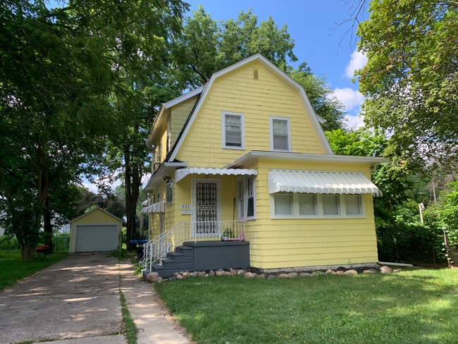 Building Photo - 921 Kennelworth Ave