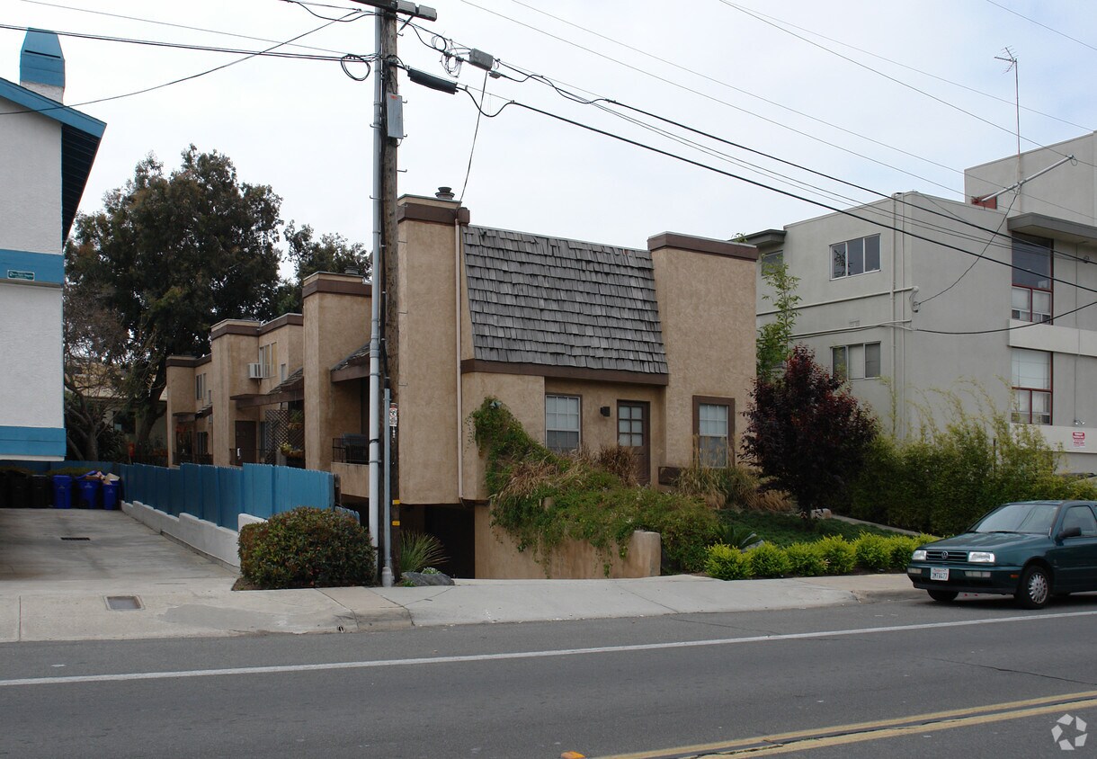 Primary Photo - 1361 Pacific Beach Dr