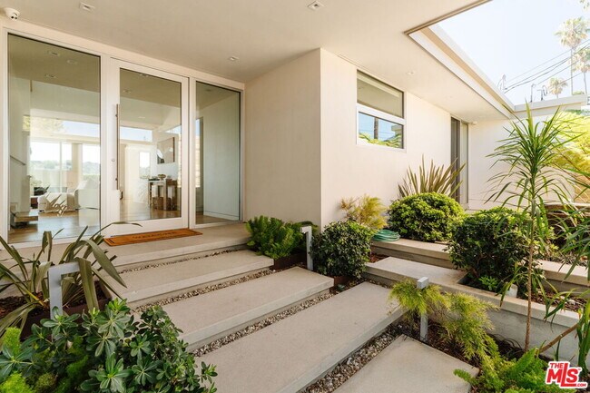 Foto del edificio - 3642 Beverly Ridge Dr