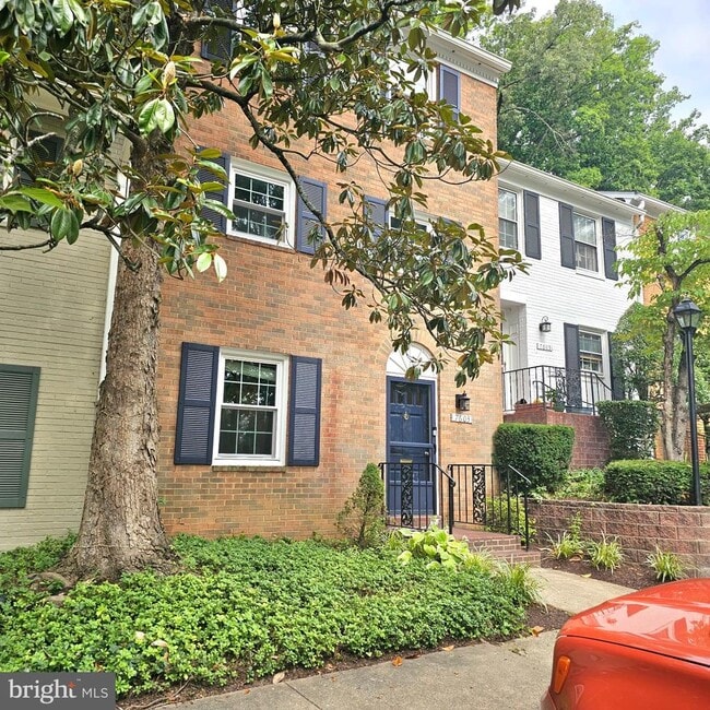 Building Photo - 7603 Tiverton Dr