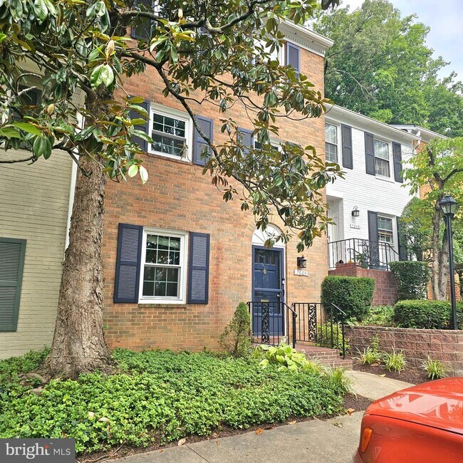 Foto del edificio - 7603 Tiverton Dr