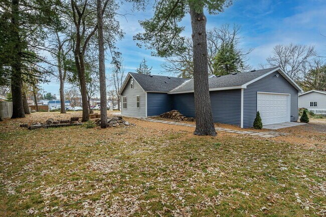 Building Photo - 6433 Cedar St