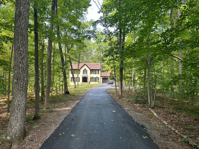 Foto del edificio - 4br 2.5ba 2 car garage home on 10 acres!