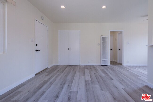 Foto del edificio - 2107 Pullman Ln