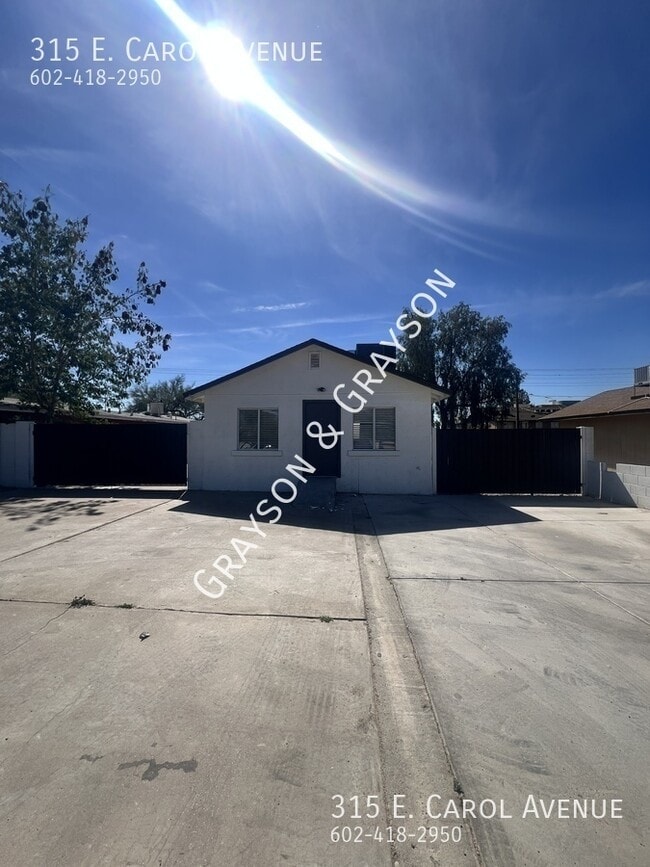 Building Photo - 315 E Carol Ave