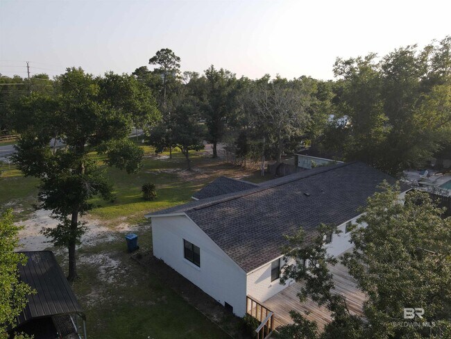 Foto del edificio - 28405 Canal Rd
