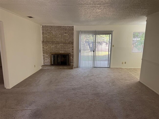 Building Photo - 4418 Dove Dr