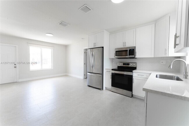 Foto del edificio - 10825 SW 221st St Rd