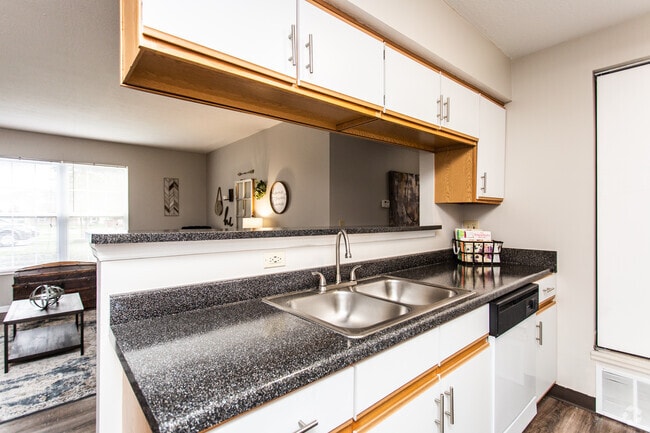 2BR, 2BA - 950 SF - Cove At Cooper Lakes