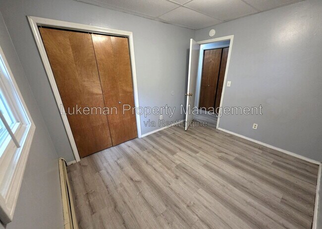 Foto del edificio - 46131 S Lakeshore Dr