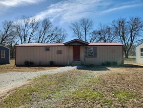 Building Photo - 19043 County Rd 1567