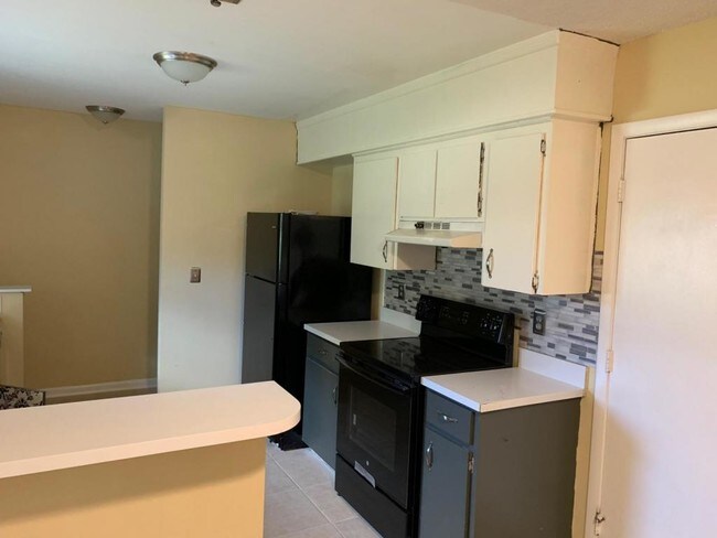 Building Photo - 2208 Crystal Grove Ln
