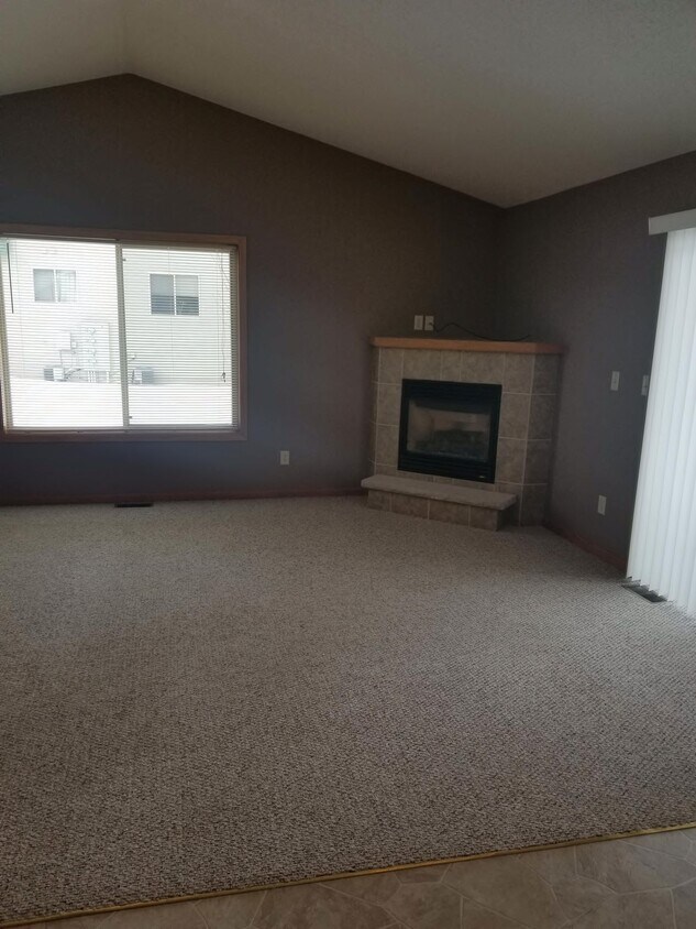 1909 Southridge Ave Unit 2, Menomonie, WI 54751 Condo for Rent in