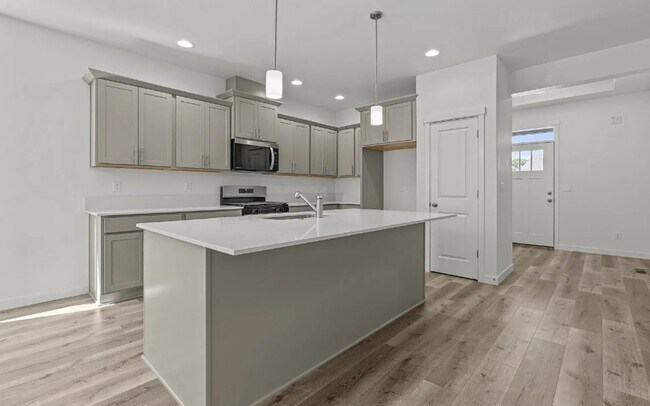 Building Photo - 718 Tigerlily St