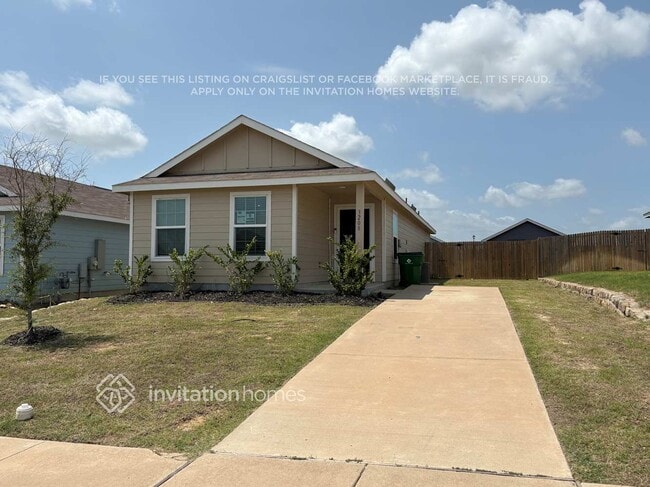 Building Photo - 3208 Crestone Dr